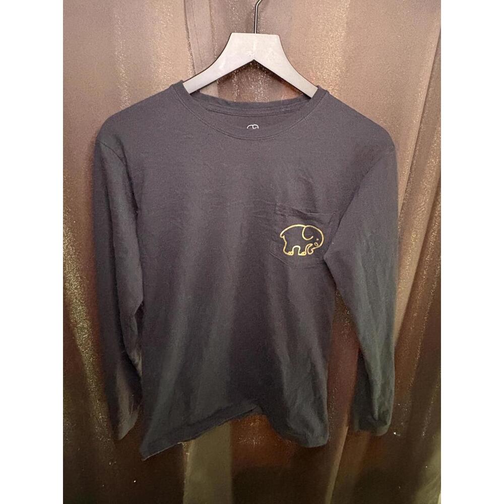 Ivory Ella Women’s Long Sleeve Graphic Tee